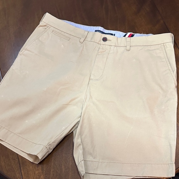 Tommy Hilfiger Men's Khaki Flat Front Shorts - Picture 4 of 4